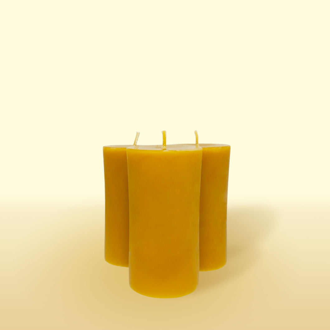 Set of 3 No.1 beeswax candles front view